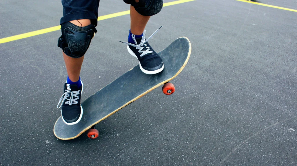 Accessorize Like a Pro: Elevate Your Summer Streetwear with the Right Additions