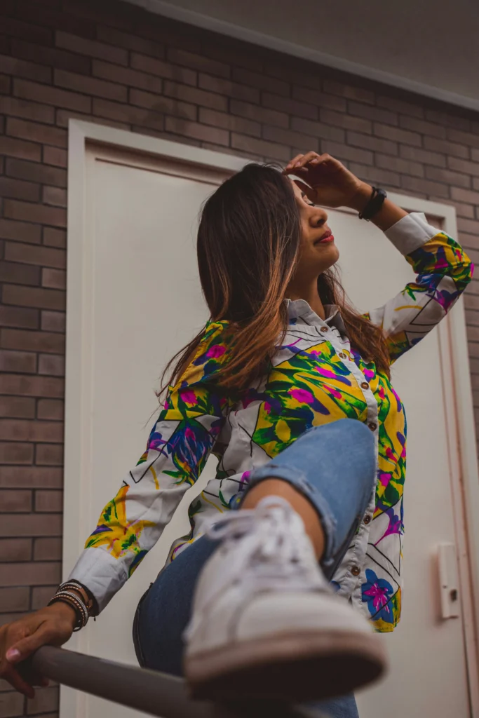 girl-wearing-linen-shirt-inspired-by-oddfunk-design